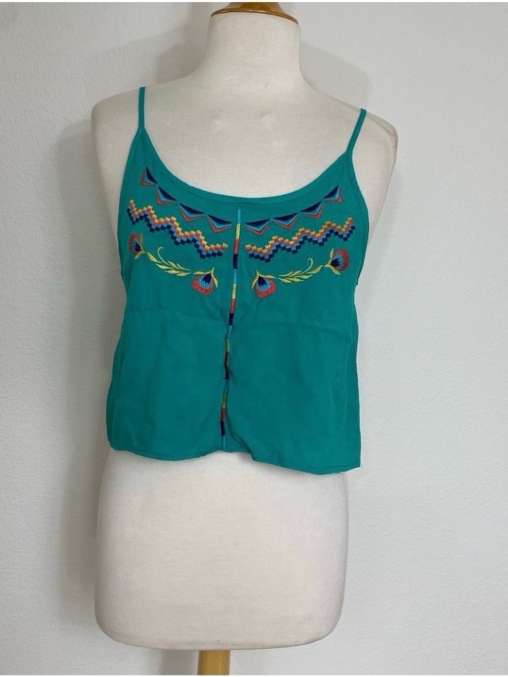 3/$25 Love Squared Juniors Teal Aztec Embroidered Crop Tank Top Size Small Boho
